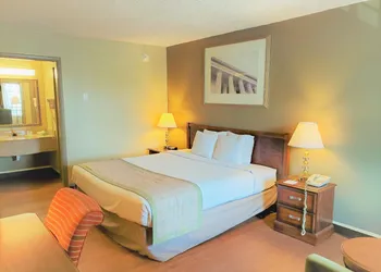 Days Inn by Wyndham Towson hotel thumbnail 6