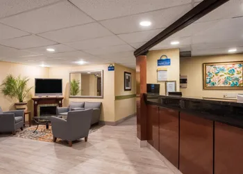 Days Inn by Wyndham Greenfield hotel thumbnail 6