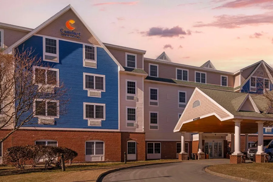 Comfort Inn & Suites Dover-Portsmouth hotel detail image 2