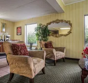 Econo Lodge Inn & Suites Lugoff hotel detail image 4