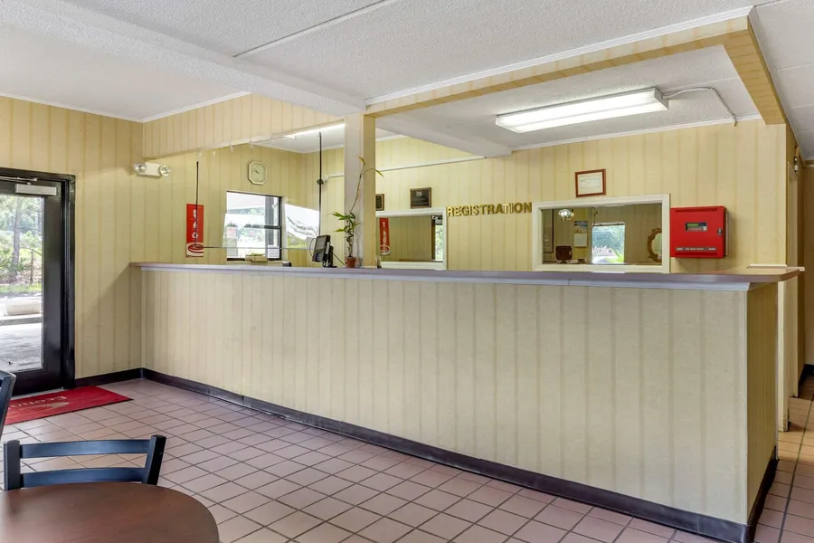 Econo Lodge Inn & Suites Lugoff hotel detail image 6