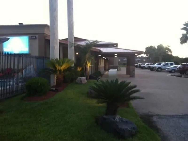 Americas Best Value Inn Angleton hotel detail image 2