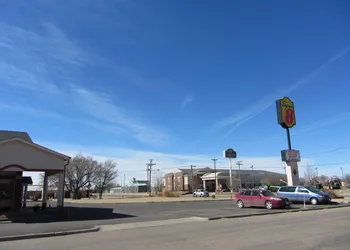 Super 8 by Wyndham Dalhart hotel thumbnail 3