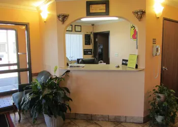 Super 8 by Wyndham Dalhart hotel thumbnail 4
