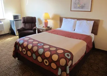 Super 8 by Wyndham Dalhart hotel thumbnail 6