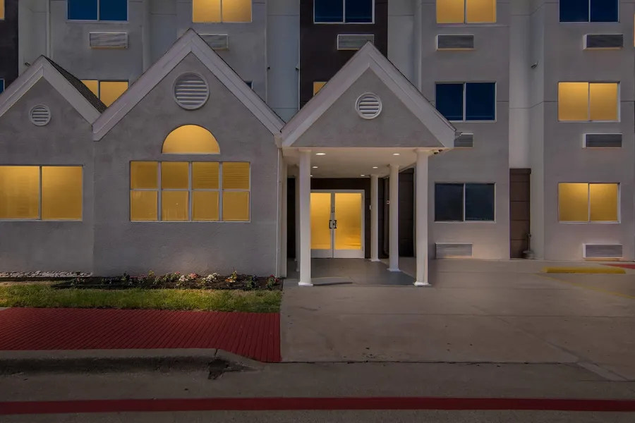 Quality Inn & Suites Fort Worth North - Haltom City hotel detail image 2