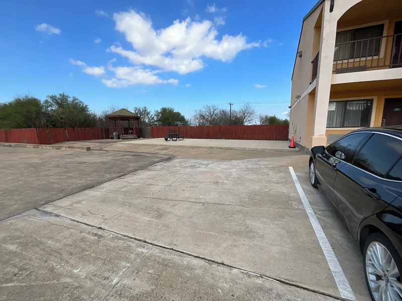 Executive inn & Suites hotel detail image 6