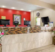 Econo Lodge Shorewood hotel detail image 7
