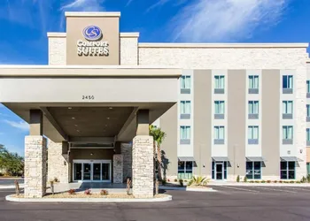 Comfort Suites North Charleston - Ashley Phosphate hotel thumbnail 3