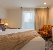 Executive Suites Hotel Metro Vancouver hotel detail image 7