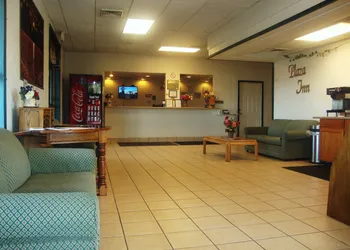 Topeka Plaza Inn hotel thumbnail 7