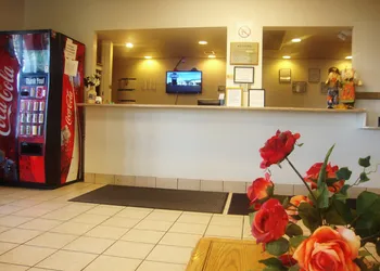 Topeka Plaza Inn hotel thumbnail 8