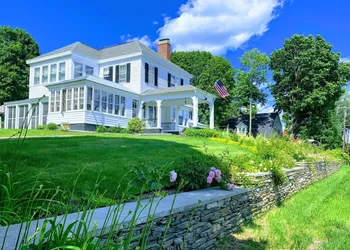Brewster Inn hotel thumbnail 2