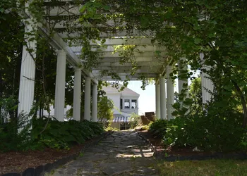 Brewster Inn hotel thumbnail 8