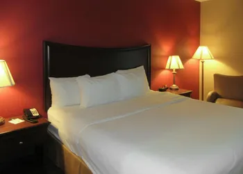 Quality Inn & Suites hotel thumbnail 5
