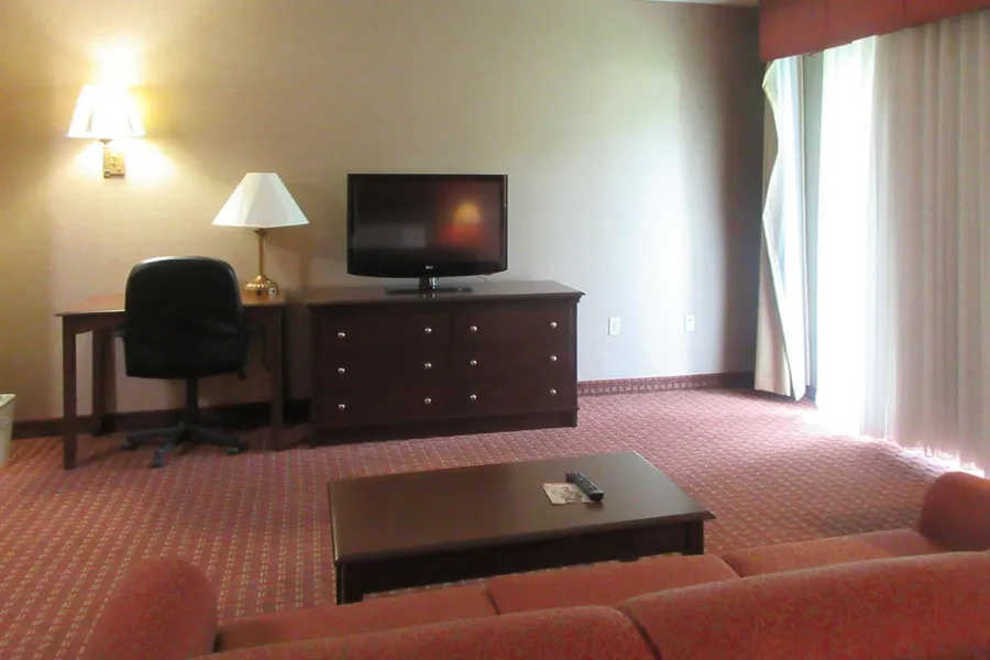 Quality Inn & Suites hotel detail image 6