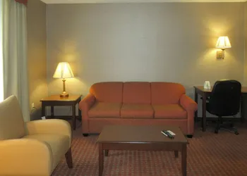 Quality Inn & Suites hotel thumbnail 7