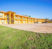 Regency Inn By OYO Rockdale TX hotel detail image 4