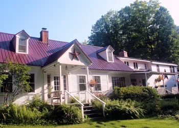 The Buttonwood Inn on Mt. Surprise hotel thumbnail 2