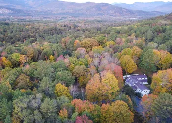 The Buttonwood Inn on Mt. Surprise hotel thumbnail 4