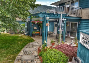 Sunny Shuswap B&B hotel thumbnail 6