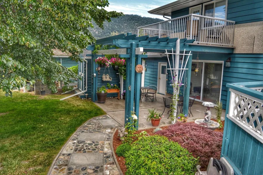 Sunny Shuswap B&B hotel detail image 6