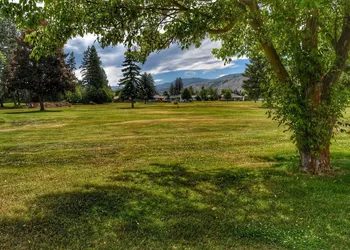 Sunny Shuswap B&B hotel thumbnail 7