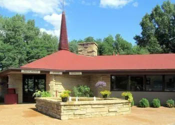 Spring Valley Inn hotel thumbnail 3