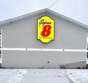 Super 8 by Wyndham Clearwater BC hotel detail image 7