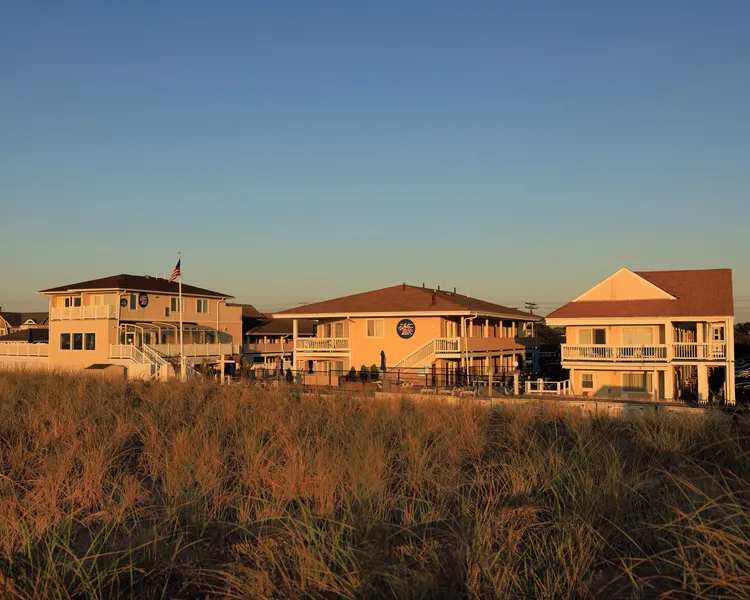 The White Sands Oceanfront Resort & Spa hotel detail image 2
