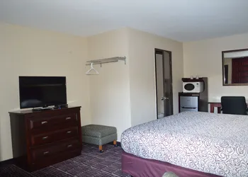 Economy INN hotel thumbnail 4