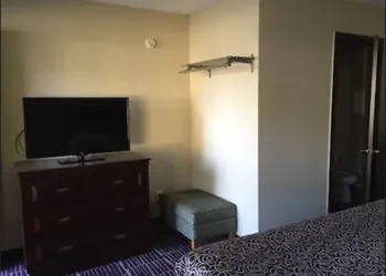 Economy INN hotel thumbnail 5