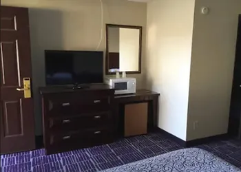 Economy INN hotel thumbnail 6