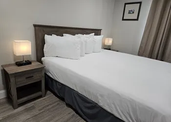 Otter Creek Inn hotel thumbnail 4