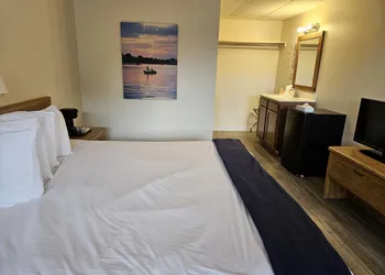 Otter Creek Inn hotel thumbnail 5