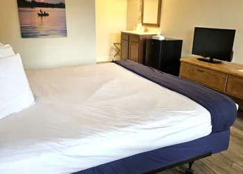 Otter Creek Inn hotel thumbnail 7