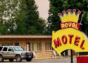Royal Motel hotel thumbnail 3
