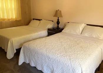 Royal Motel hotel thumbnail 8