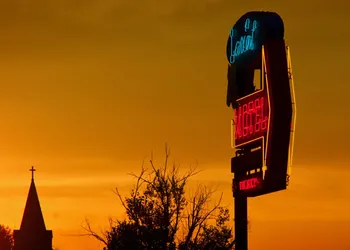 Lariat Motel hotel thumbnail 4