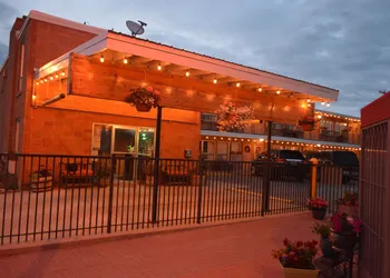 Lariat Motel hotel thumbnail 6