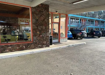 Atomic Motel hotel thumbnail 2