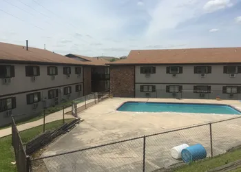 Midway Budget Inn hotel thumbnail 4