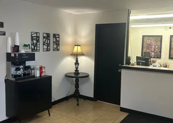 Midway Budget Inn hotel thumbnail 5