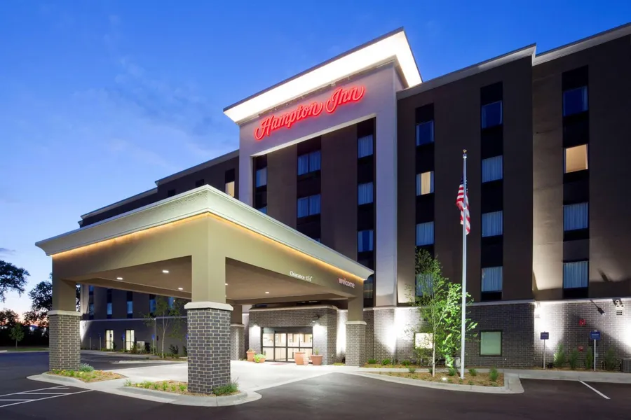 Hampton Inn Minneapolis-Roseville hotel detail image 2