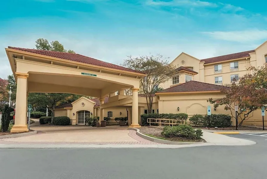 La Quinta Inn & Suites by Wyndham Raleigh/Durham Southpoint hotel detail image 2