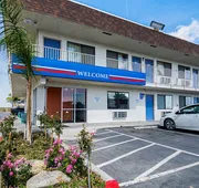 Motel 6 Lost Hills CA hotel detail image 3