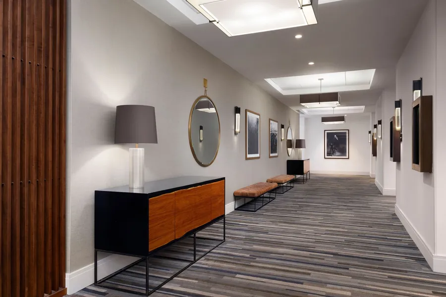 Nashville Airport Marriott hotel detail image 6