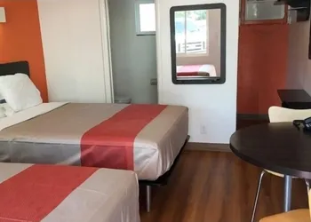 Travelodge by Wyndham Sacramento Convention Center hotel thumbnail 5