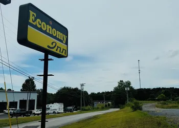 Economy Inn Crossville hotel thumbnail 7