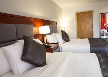 Ramada Plaza by Wyndham Chicago North Shore hotel thumbnail 3